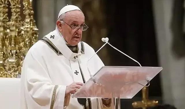 Papa Francis yaşamını yitirdi