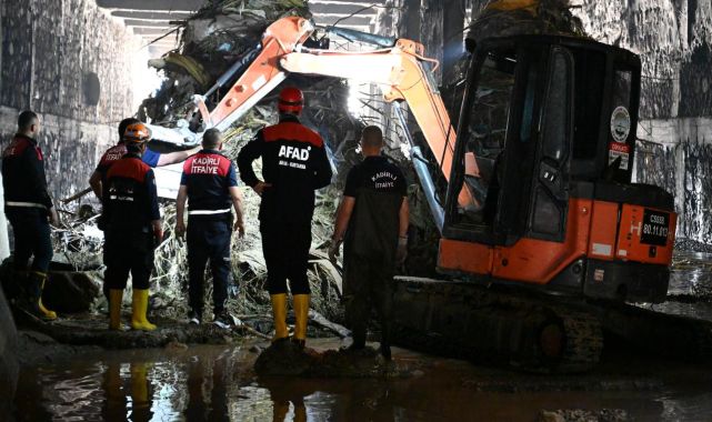 Bakan Yerlikaya: 310 personel ve 72 araç ile çalışmalar devam ediyor