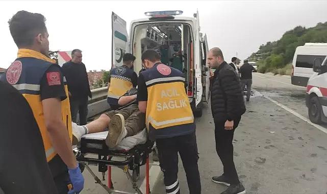 Bursa'da İşçi Taşıyan Minibüs ile Otomobil Çarpıştı: 12 Yaralı