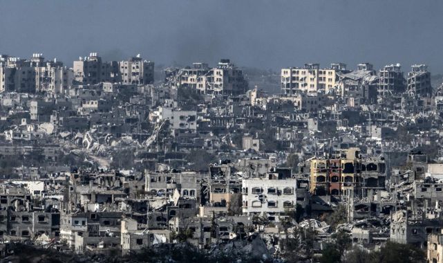 Katil İsrailin Gazzede düzenlediği saldırılarda 4'ü çocuk, 10 kişi hayatını kaybetti