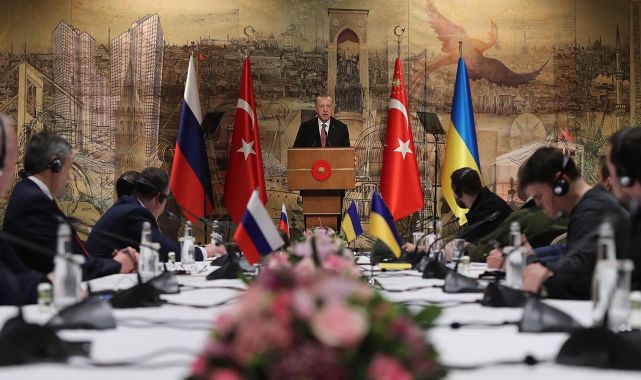 Rus heyet başkanı Medinskiy: Müzakerelerdeki hedefimiz uzun vadeli barışı sağlamak