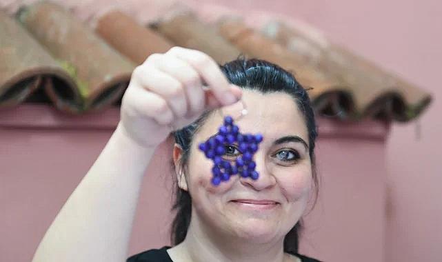 Osmangazili kadınlar hemcinsleri için hediye anahtarlık üretiyor