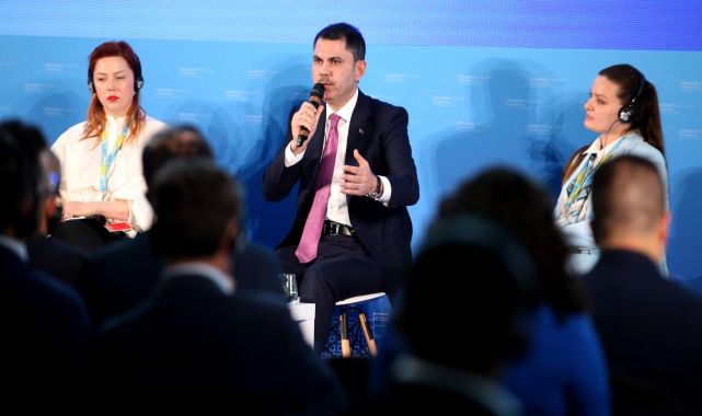 Bakan Kurum, Türkiye'nin Asrın İnşa Seferberliğini dünyaya anlattı