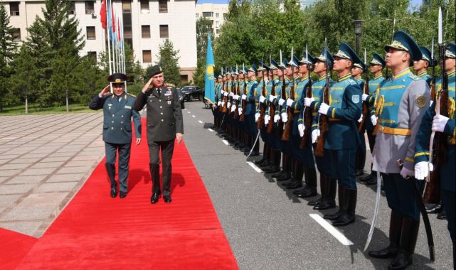 Orgeneral Gürak Astana'da temaslarda bulundu