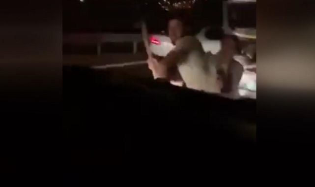 Ankara'da trafikte otomobile baltayla saldıran 2 şüpheli yakalandı