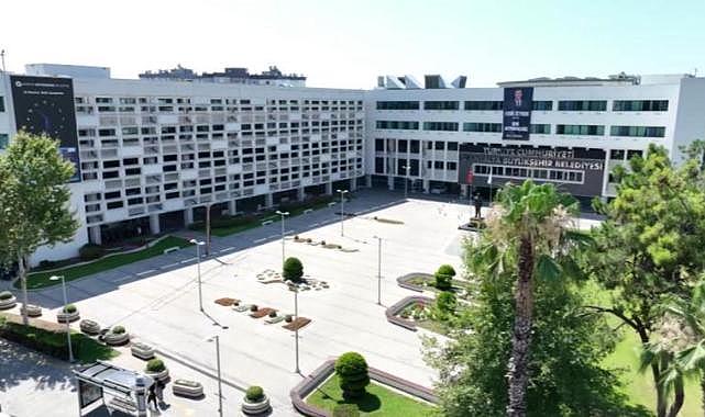 Antalya Büyükşehir Belediyesine yönelik rüşvet ve yolsuzluk soruşturmasında 8 kişi tutuklandı