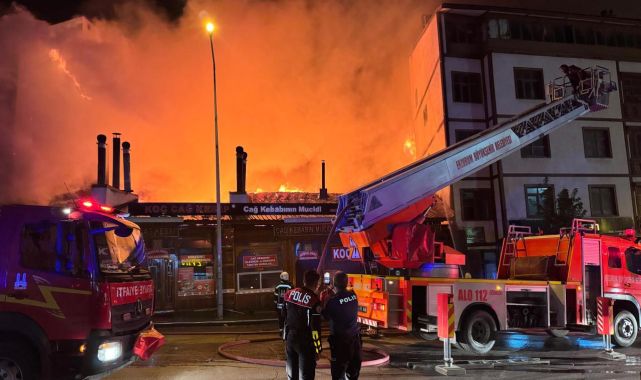 Erzurum'da restoranda çıkan yangın yandaki binalara sıçradı