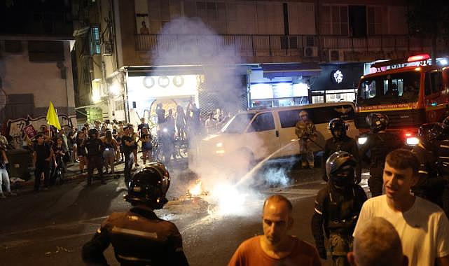 İsrail'de hükümet karşıtı grev ve protestolara 1 milyondan fazla kişi katıldı