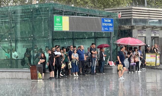 İstanbul'un bazı bölgelerinde sağanak etkili oldu