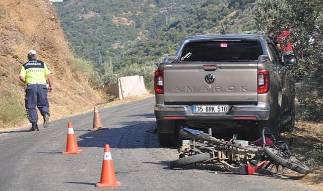 İzmir'de pikapla motosiklet çarpıştı: 1 ölü