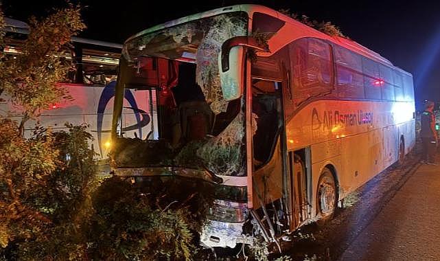 Kayseri'de yolcu otobüsü refüjdeki ağaçlara çarptı