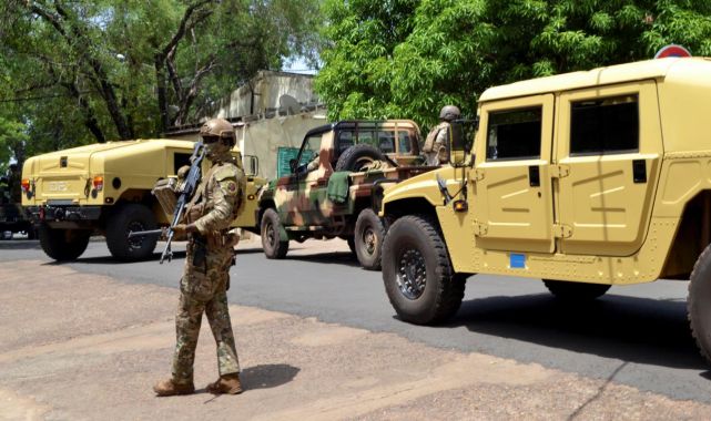 Mali'de darbe girişimi engellendi