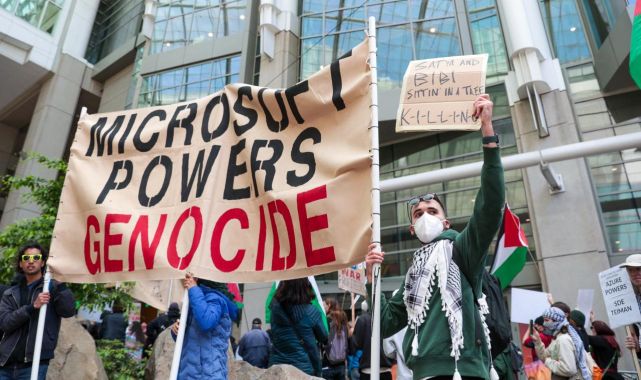 Soykırımcı İsrail'e destek veren Microsoft'a çalışanlarından 'Gazze' eylemi