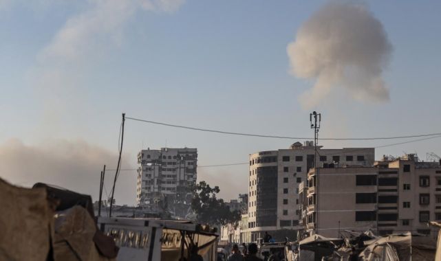 Soykırımcı İsrailin Gazze'ye düzenlediği saldırılarda 20 Filistinli hayatını kaybetti