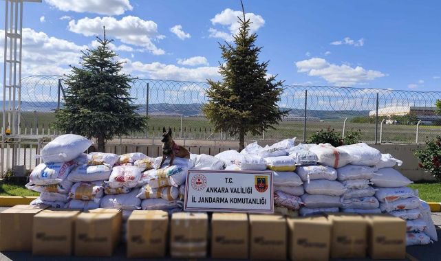 Ankarada şüpheli tırlardan 6,1 ton kaçak tütün ele geçirildi