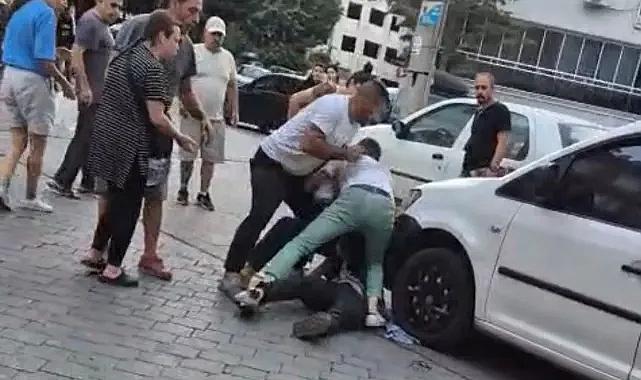 Denizli'de sokak ortasında bıçaklı kavga: 3 yaralı