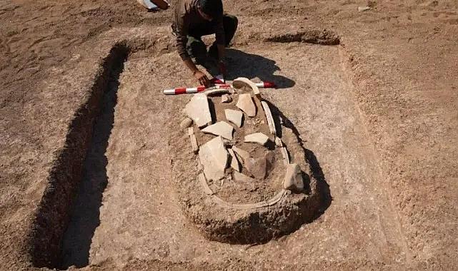 Irak’taki kuraklık 2 bin 300 yıllık Helenistik mezarları gün yüzüne çıkardı