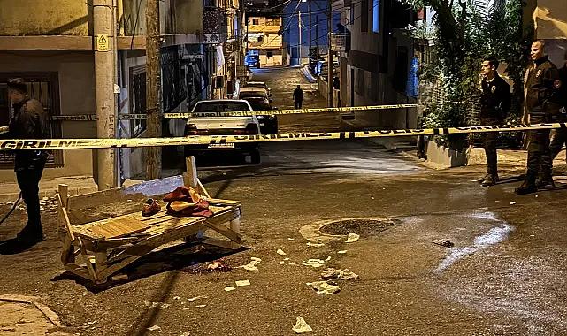 İzmir'de bıçaklı kavgada 1 kişi hayatını kaybetti