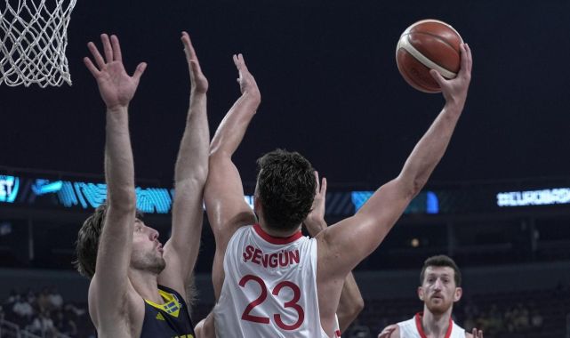 Kabine üyelerinden Filenin Sultanları ve 12 Dev Adama tebrik mesajı