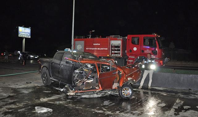 Manisa'da feci kaza: 1'i çocuk 5 kişi öldü, 6 kişi yaralandı.