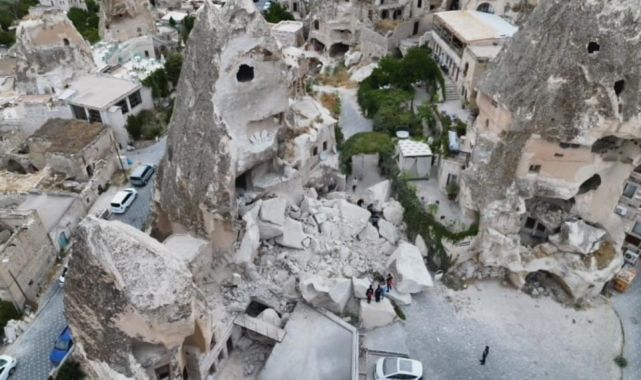 Nevşehir'de peribacasının bir bölümü çöktü