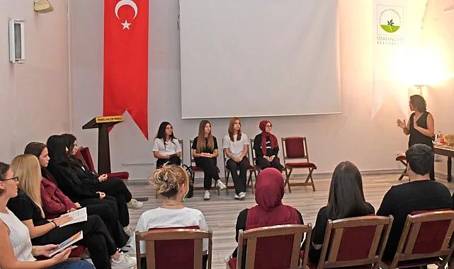 Osmangazi Belediyesi okutarak öğretiyor