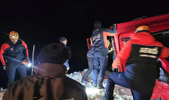 Rize'de yaylada 6 aracın üzerine çığ düştü