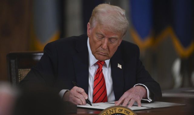 Trump H-1B Vizelerinde 100 Bin Dolarlık Ücret Düzenlemesi
