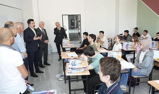 Yenişehir'de üniversiteye hazırlanan gençlere eğitim desteği