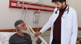 Acile getirilen hastanın kalp zarından 1 litre sıvı boşaltıldı