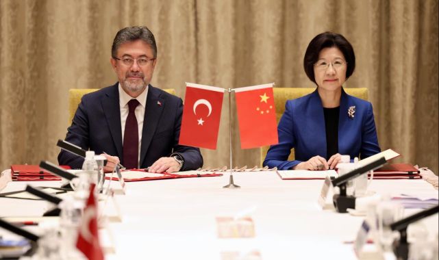 Çin'e su ürünleri ve badem ihracatı için imzalar atıldı