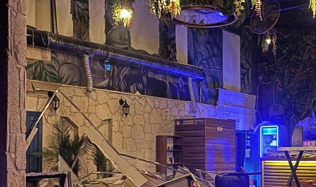 Eğlence merkezinin dekor duvarı çöktü: 6 yaralı