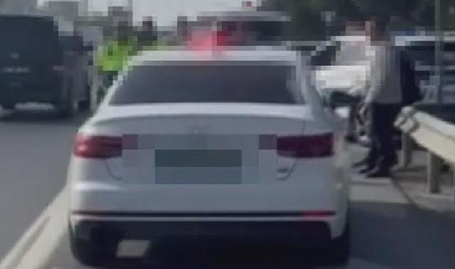 Esenler'de sahte plakalı ve çakarlı araca 334 bin lira ceza