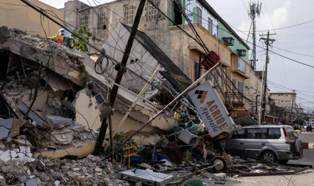 Filipinler'de yaşanan 6,9 büyüklüğündeki depremde hayatını kaybedenlerin sayısı 72'ye çıktı