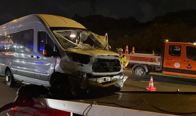 İstanbul'da minibüs devrildi