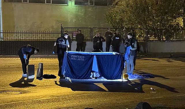 İstanbul'da polis yeleği giymiş şahsı silahla vurup öldürdüler