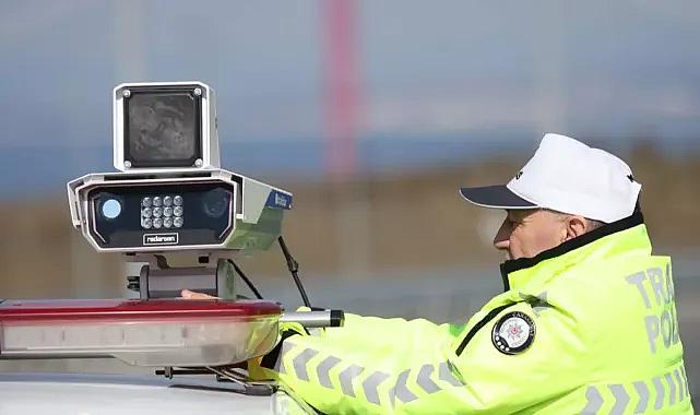 Sürücülerin isyanı sonuç verdi! Tabelalar söküldü, hız limitleri değişti