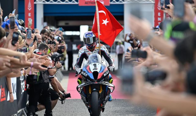 Toprak Razgatlıoğlu 3. kez dünya şampiyonu