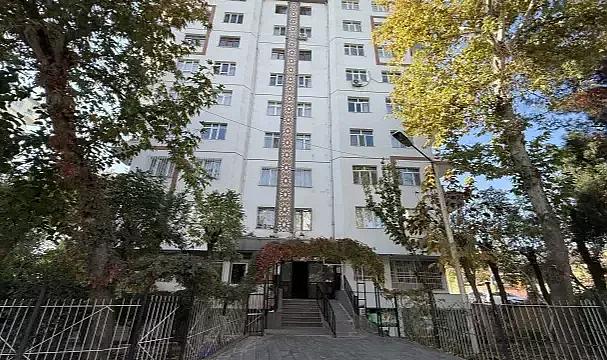 18 yaşında genç annesi ve ağabeyini yataklarında öldürdü, babasına not bıraktı.