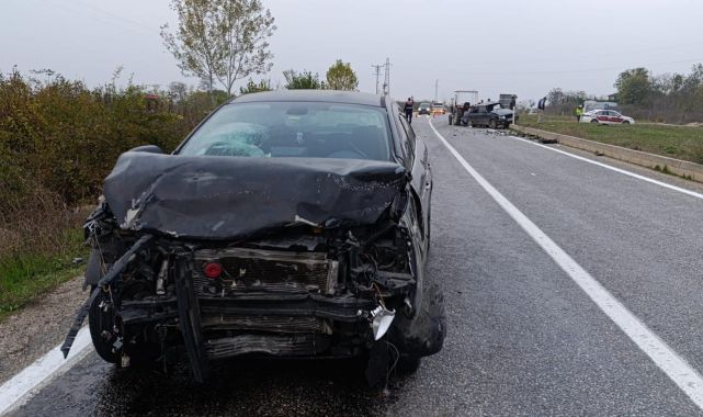 Bursa'da 2 otomobil çarpıştı: 1 ölü