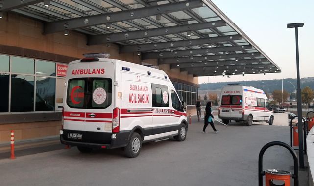 Çorum'da iki otomobil çarpıştı, 1 kişi öldü, 4 kişi yaralandı