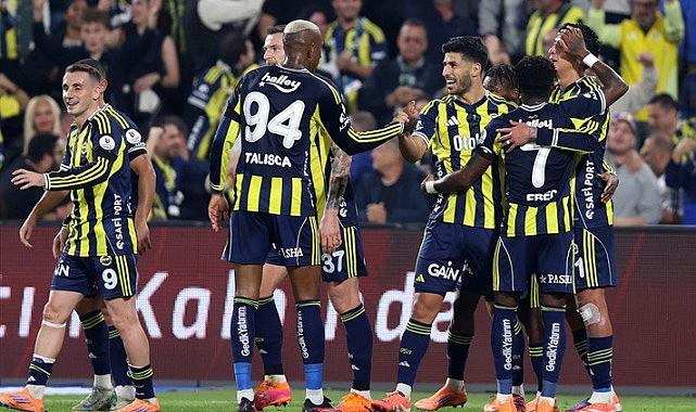 Fenerbahçe galibiyet serisini 4 maça çıkardı! Zirvede puan farkı 1’e indi