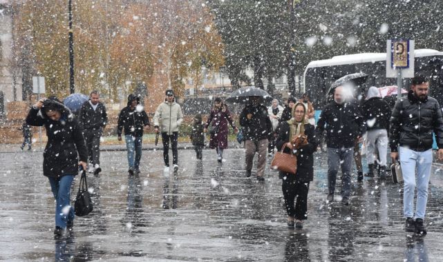 Sivas'ta kar yağışı etkili oldu