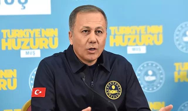 Yerlikaya duyurdu: Uçağımızın enkazına saat 17.00 civarında ulaştık, arama kurtarma çalışmaları devam ediyor