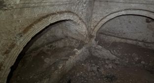 Adıyaman'da 1800 yıllık kubbeli mezar odası bulundu