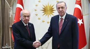 Cumhurbaşkanı Erdoğan, Bahçeli'nin yeni yılını ve yaşını kutladı