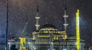 İstanbul'da kar yağışı etkili oldu