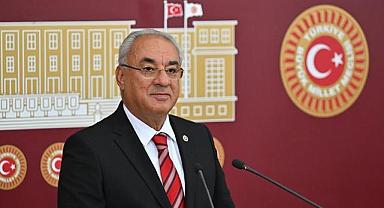 Önder Aksakal’dan Özgür Özel’e Sert Eleştiri: 