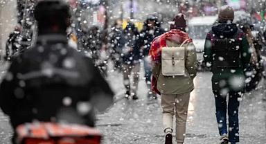 Türkiye Beyaza Bürünüyor: 22 İl İçin Kuvvetli Kar Alarmı!