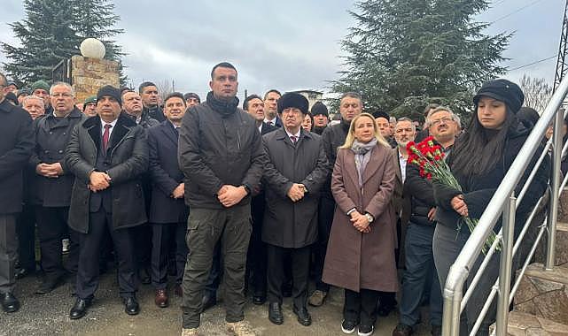 Ümit Özdağ, Bulgaristan'da Şehit Türkan Bebeği Kabri Başında Andı